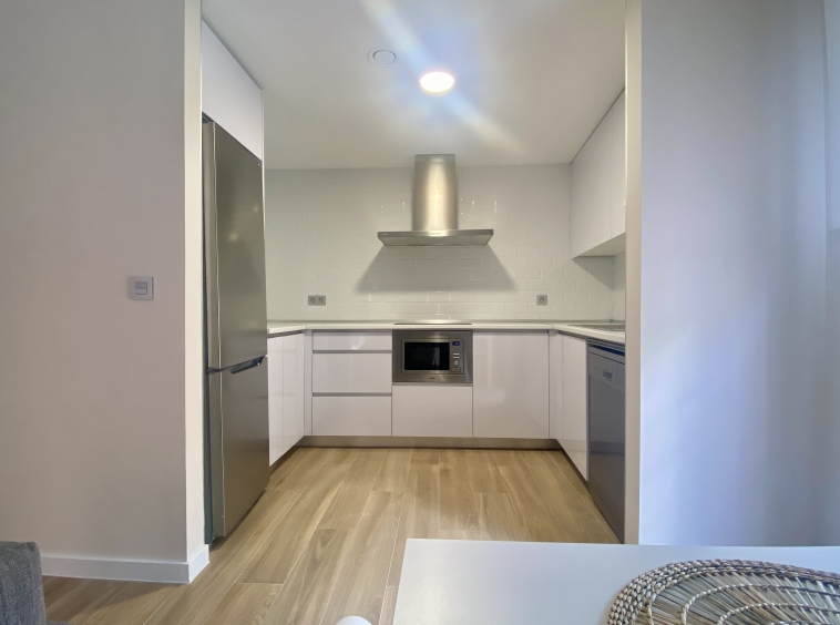 Descalzos 24, Bajo A