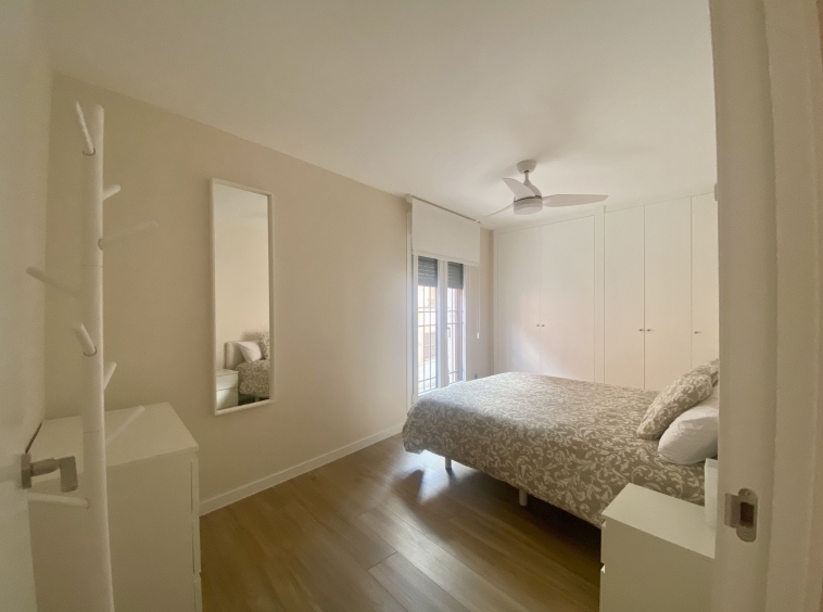 Descalzos 24, Bajo A