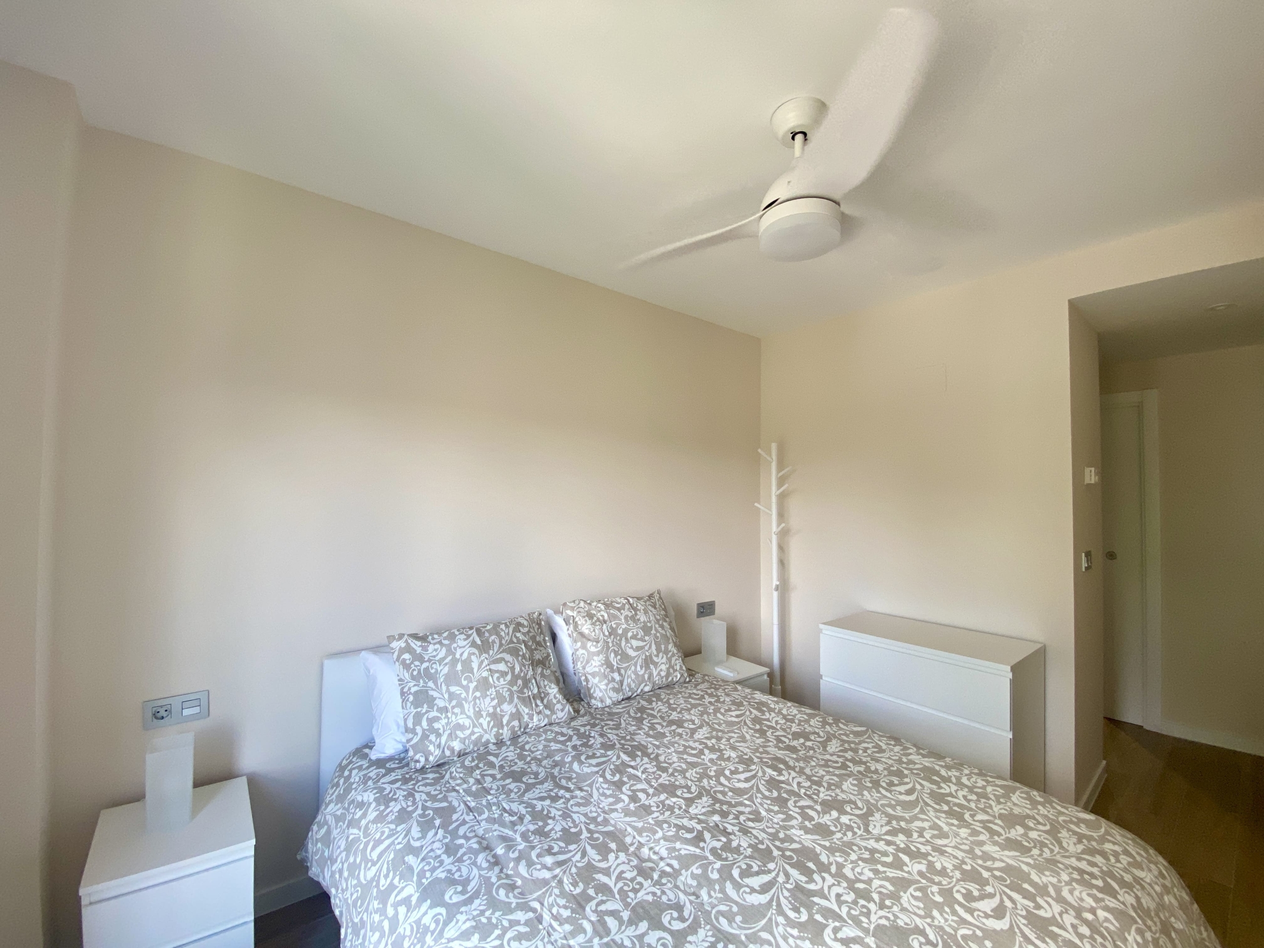 Descalzos 24 Bajo C Descalzos 24 Bajo C