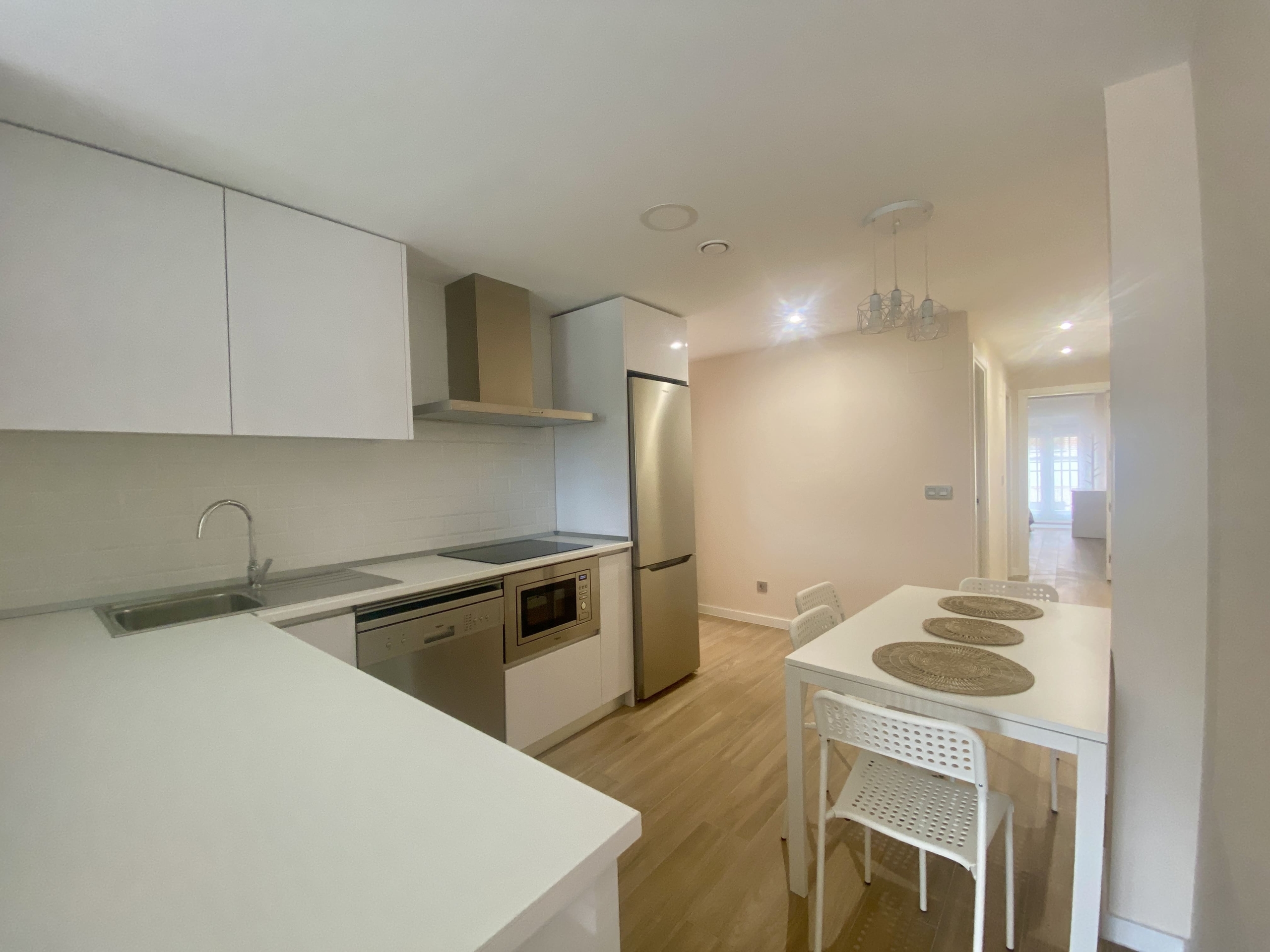 Descalzos 24 Bajo D Descalzos 24 Bajo D