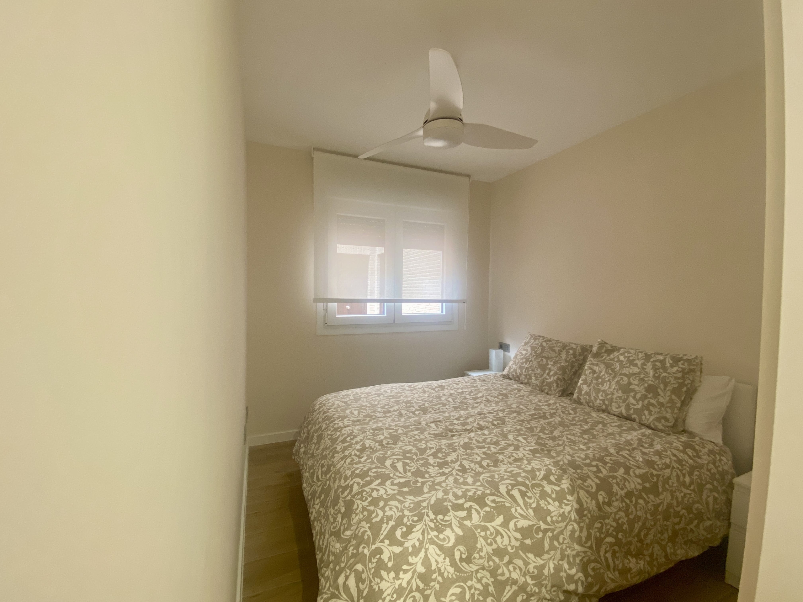 Descalzos 24 Bajo D Descalzos 24 Bajo D