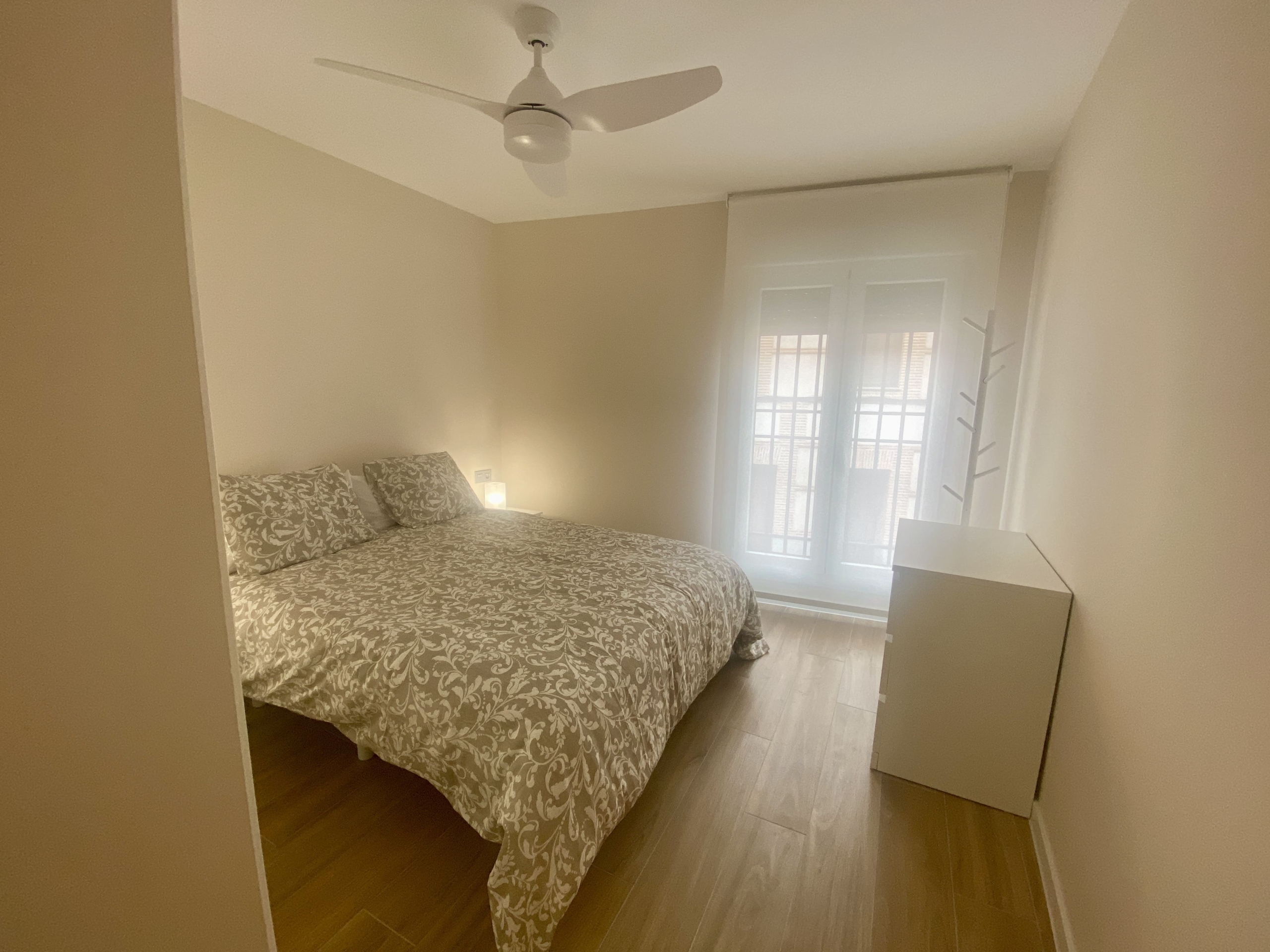 Descalzos 24 Bajo D Descalzos 24 Bajo D