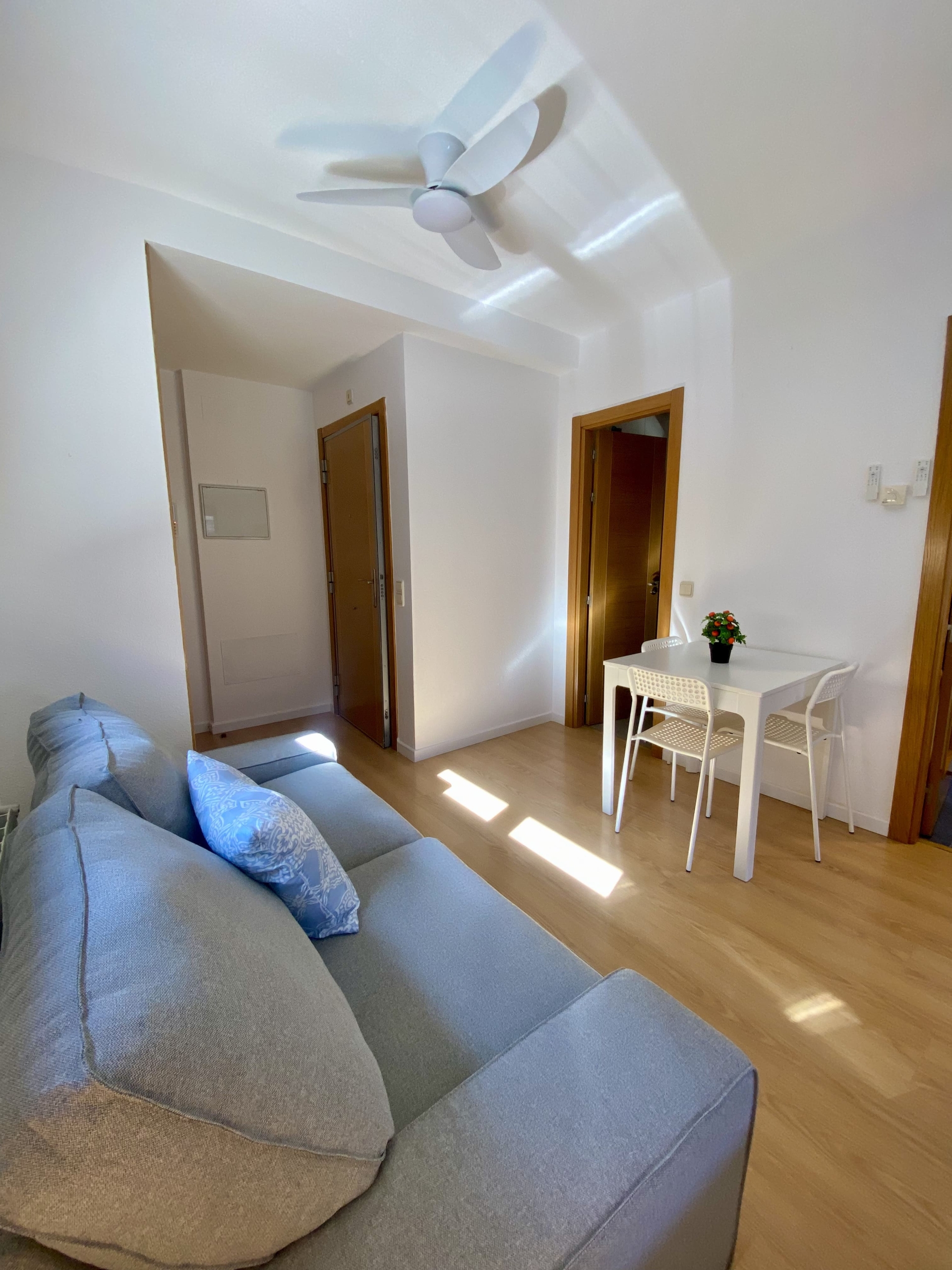 Estudio Avenida 24 | 2º 2 Estudio Avenida 24 | 2º 2