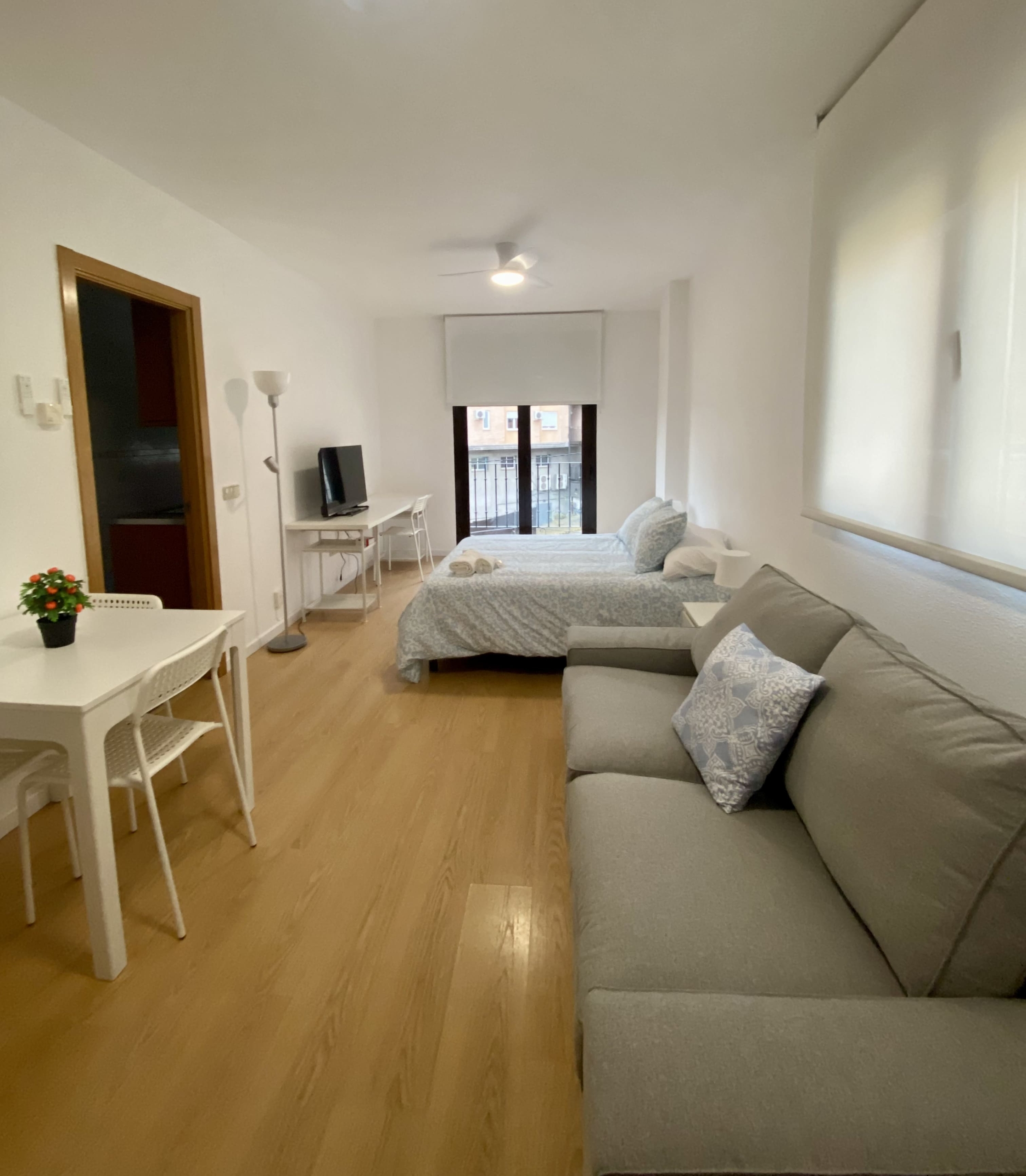 Estudio Avenida 24 | 2º 2 Estudio Avenida 24 | 2º 2