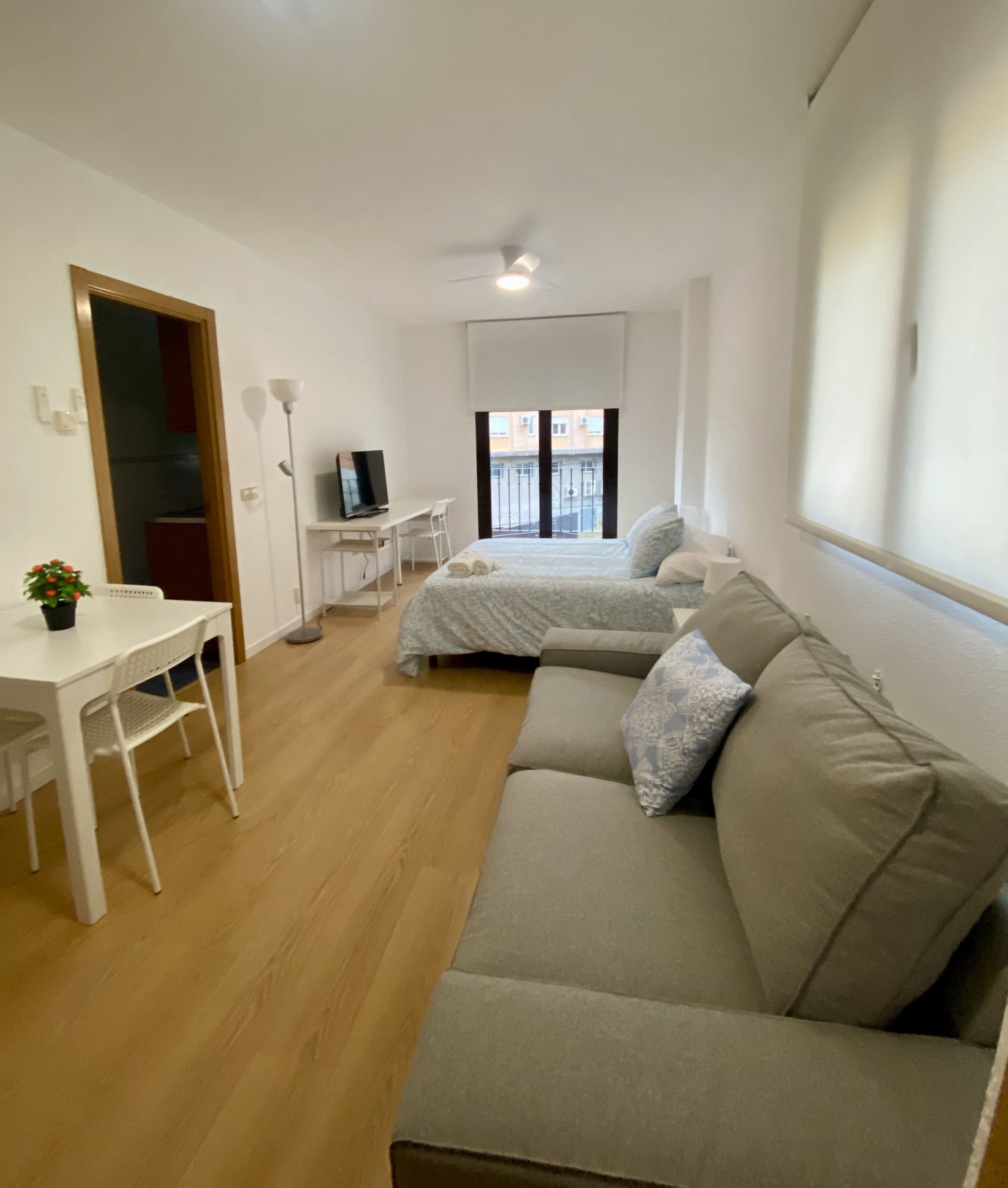 Estudio Avenida 24 | 2º 2 Estudio Avenida 24 | 2º 2